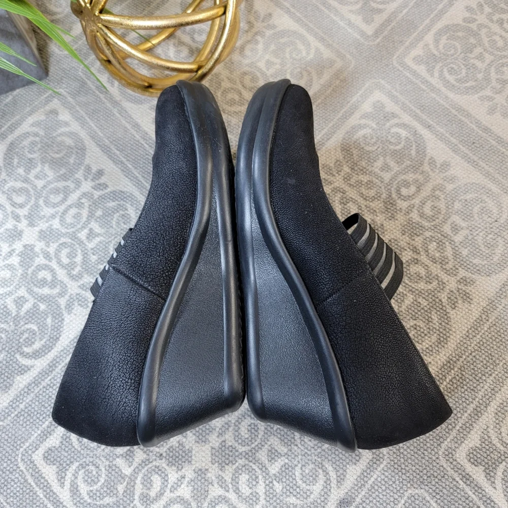 Women's Black Mary Jane Wedge Shoes with Elastic Strap Size 7.5